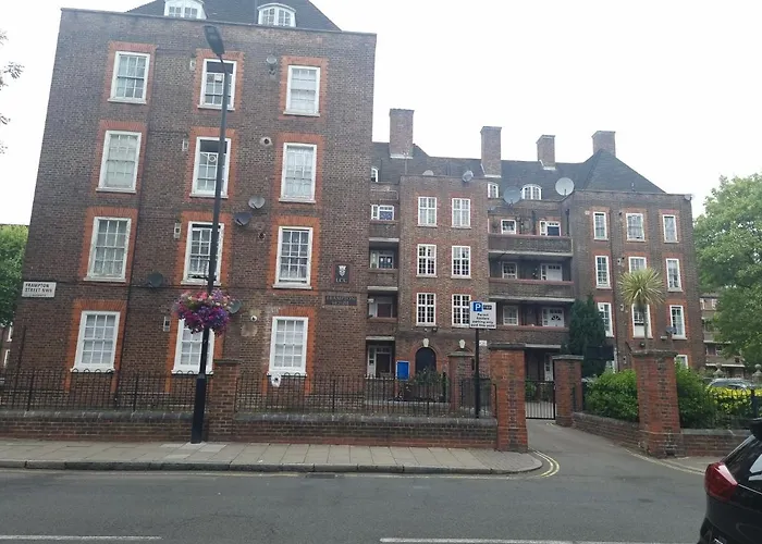 Beautiful 2 Bedroom Flat In Frampton Street