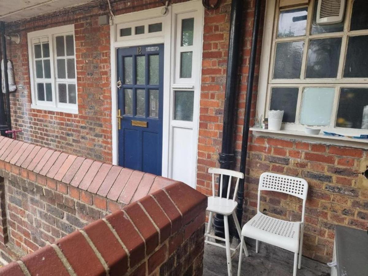 Beautiful 2 Bedroom Flat In Frampton Street *
