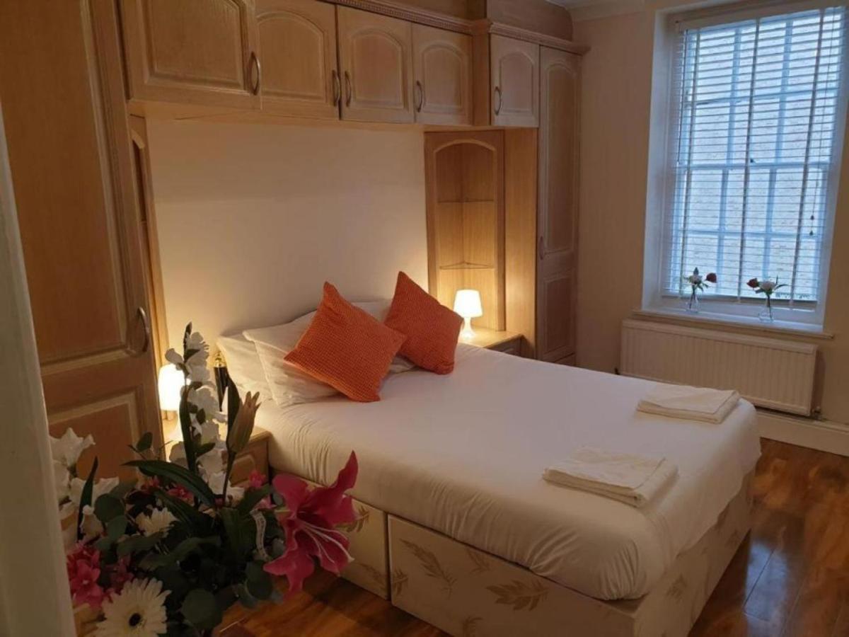 Beautiful 2 Bedroom Flat In Frampton Street London